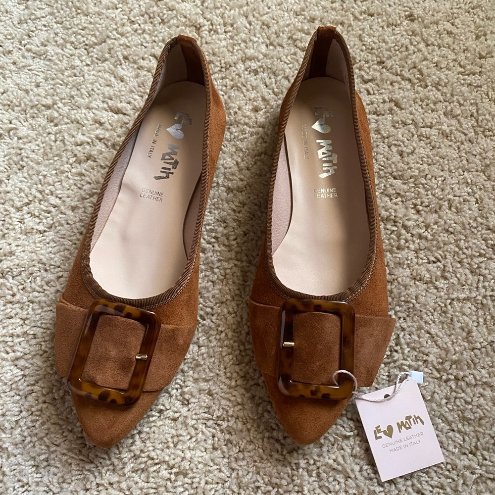 Suede flats with buckle